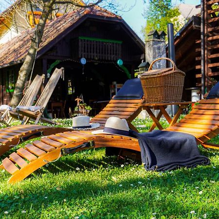 Resort Pod Orehi - Bled - Apartma & Glamping & Savna Exteriér fotografie