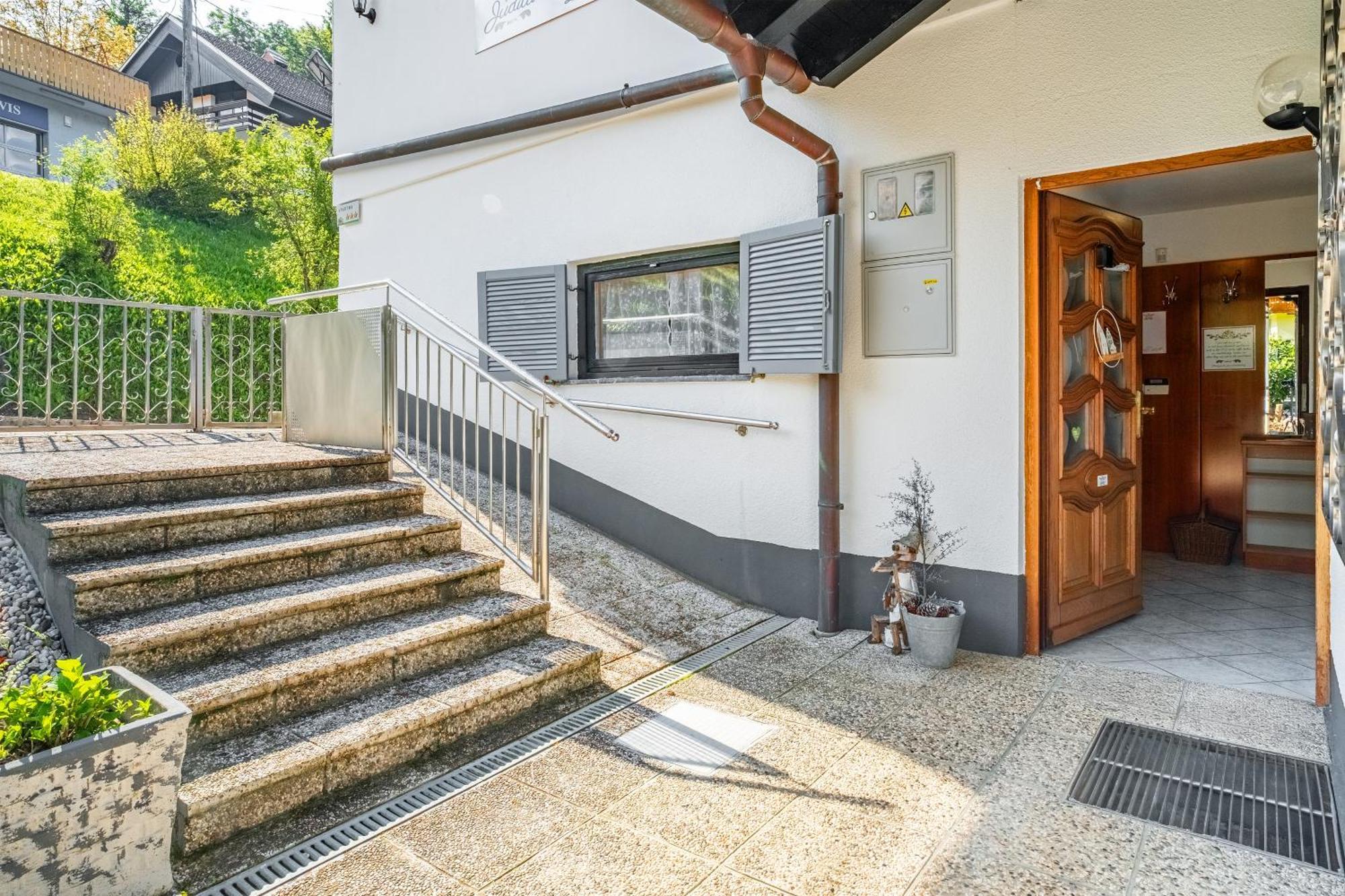 Resort Pod Orehi - Bled - Apartma & Glamping & Savna Pokoj fotografie